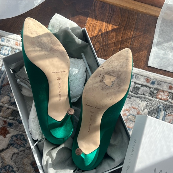 Manolo Blahnik Hengisi - Picture 2 of 3